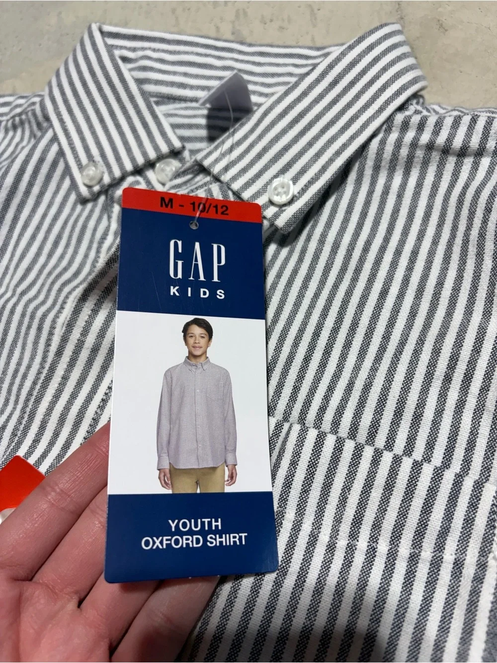 Gap kids NWT Blue and White Striped Button-Down Oxford Shirt medium 10/12